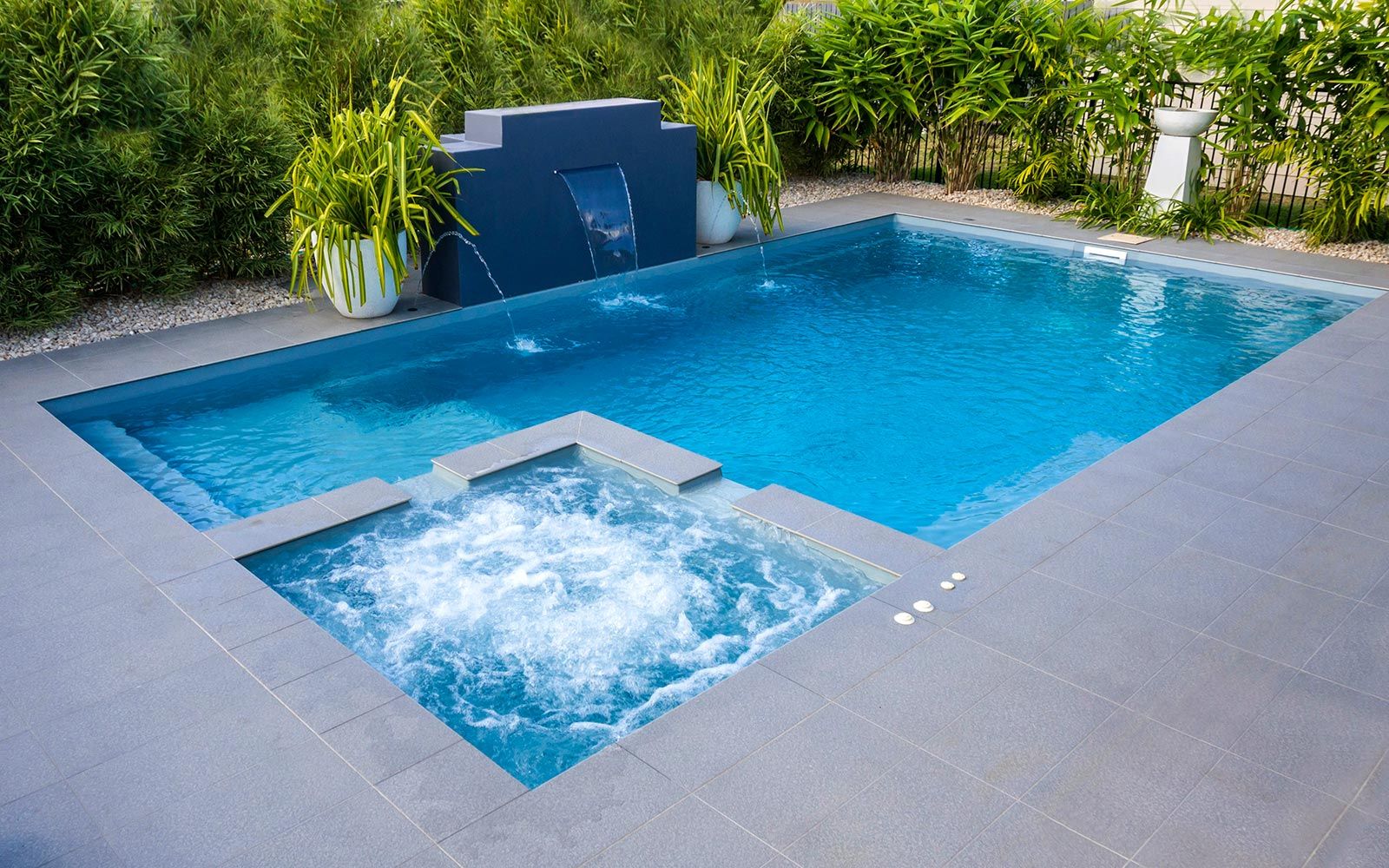 Residential premium fibreglass modern rectangular pools. Servicing the Central Coast, Newcastle, Lake Macquarie and Hunter regions.